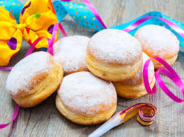 Berliner Backen Mit Diesem Rezept Geht Das Ganz Einfach In 2020 Berliner Backen Eierpunsch Rezept Schokoladenkuchen Rezept