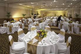 Pin By Caroline Lee On 40th Anniversary Table Runners Wedding Round Round Dinner Table Table Runners Wedding