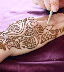 Check spelling or type a new query. 28 Desain Mehndi Yang Mudah Dan Sederhana Yang Harus Kamu Coba Pada Tahun 2019 Wanita22