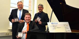You also share in its financial success because a dividend is generally paid out on shares once a year. Vr Bank In Sudniedersachsen Unterstutzt Cd Produktion Ein Ideales Weihnachtsgeschenk Aus Der Region Holzminden News Nachrichten Aus Der Kreisstadt Holzminden