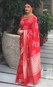The beauty queen aishwarya rai bachchan's stunning traditional wear pics will leave you awestruck. Ever Unseen Looks Of Aishwarya Rai In Saree With Images