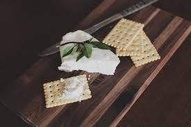 Es un ingrediente infaltable en las dietas vegetarianas y muy fácil de preparar de forma casera. Como Hacer Queso En Casa De Manera Facil Y Rapida