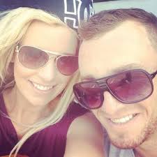 Becky Carr (@Becky_carrx)