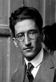 Hoy recordamos el natalicio del escultor mexicano Ignacio Asúnsolo, nacido  en 1890 en Durango. Entre sus obras más destacadas se encuentran monumentos  públicos como el dedicado a Álvaro Obregón, La Familia Proletaria