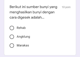 Keso adalah alat musik yang mirip seperti rebab hanya saja keso menggunakan dua dawai saja. Alat Musik Rebab Dimainkan Dengan Cara Brainly Co Id
