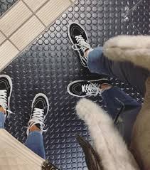 @vandanabadlani• elegant romance, cute couple, relationship goals, prom, kiss, hugging, dating, love, tumblr, grunge, hipster, aesthetic, boyfriend, girlfriend, teen couple, young love image. Luxery Snap And Sneaker Image 6947380 On Favim Com