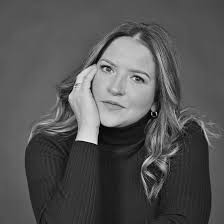 ✨️Sé fiel a ti misma...... Siempre una versión original vale más que  cualquier copia✨️ Dime en una sola palabra que ves en estas fotos? Comienzo  yo: INSPIRACIÓN 💕 @ross_foto @risabellaa_ @vanezamakeup