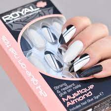 Kaleidoskopické brýle, pro pařmeny co milujou světelné effekty.tyhle brýle ti díky svým speciálním. Royal Mystique Almond False Nails Nails Cerno