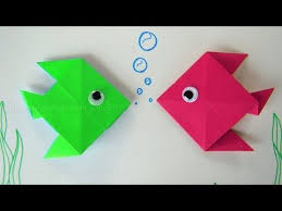 Origami Fisch Falten Mit Papier Basteln Mit Kindern Einfache Bastelideen Youtube In 2020 Fisch Falten Papier Falten Kinder Papierfisch