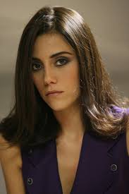 Cansu Dere Deri Yuzler Anne