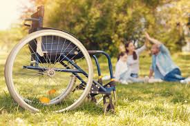 B) cu 10 ani, in situatia asiguratilor cu handicap accentuat, daca au realizat, in conditiile handicapului preexistent calitatii de asigurat, cel putin doua treimi din stagiul complet de cotizare; Ajutoare Financiare Pentru Persoane Cu Handicap Valoare Si Cum Se Acorda