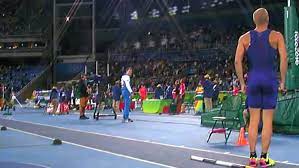 Aug 22, 2016 · sam kendricks' army training shows very clearly, and has served him well. Us Pole Vaulter Sam Kendricks Stops Mid Stride To Stand At Attention For National Anthem