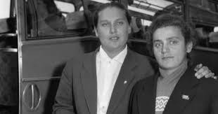 Ma il caso che più di ogni altro ha fatto discutere in tempi più recenti, soprattutto per il modo in cui si è concluso, è quello delle due sorelle sovietiche tamara ed irina press. A Gender Variance Who S Who Tamara Natanovna Press 1937 And Irina Natanovna Press 1939 2004 Sports Stars