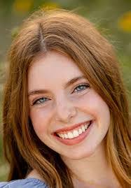 Elsa Jorgensen's Instagram, Twitter & Facebook