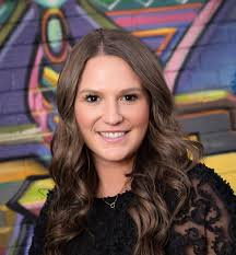 Kari Colwell's Instagram, Twitter & Facebook