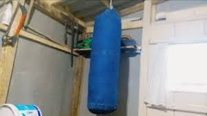 Kum torbası seçimi nasıl yapılır, kum torbasına nasıl vurulur, kum torbasını alırken nelere dikkat edilir. Ev Yapimi Kum Torbasi Homemade Diy Sandbag Youtube