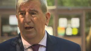 Mayoral candidate wants review of Winnipeg's governance, but critics call  it 'wasteful exercise'