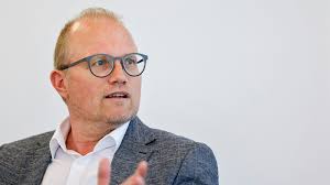 Jochen Ott: „Wüst will von Wortbruch bei Kitas und Schulessen in NRW  ablenken“