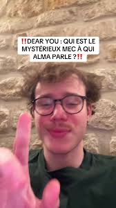 Qui est le mystérieux mec à qui Alma parle ?