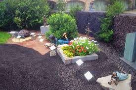 Wusstet ihr, dass ihr, wenn ihr #lavamulch verwendet, weniger arbeit im #garten habt? Lava Lavamulch Lavagranulat Lavasubstrat Interbims