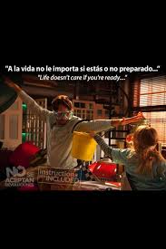 Junto a la caja había un cartel que decía, no se aceptan devoluciones.next to the counter there was a sign that said, no refunds. b. No Se Aceptan Devoluciones