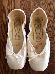 Exclusive stories and expert analysis on space, technology, health, physics, life and earth Vintage Freed Of London Hand Crafted Ballet Point Toe Shoes Etsy Pointed Toe Shoes Dance Accessories Ballet