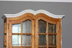 Fernsehschrank eiche rustikal tv schrank phono tisch board unterschrank kommode mit einer langen schublade und insgesamt 3 abstellmöglichkeiten. Alten Schrank Mit Kreidefarbe Streichen Shabby Chic Diy Tinaspinkfriday Grosse Mit Stil Plus Size Fashion Blog Mode Und Lifestyle U50