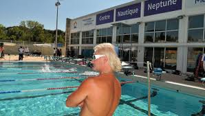 L Entraineur Philippe Lucas Et Ses Nageurs Contraints De S Installer Dans Un Camping Du Var