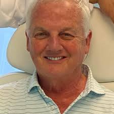 What are good restaurants halfway between Vero and West Palm for a casual  lunch with relatives?