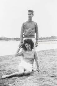 Submitted 4 years ago by _pm_me_your_nude_pic. Ritkasag Louis De Funes Fiatalon Retro Kabare Videok Facebook