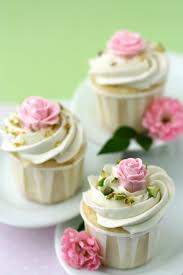 Roses make the perfect gift, especially icing roses on top of a cake. Impulse Rose Cupcakes Whisk Kid