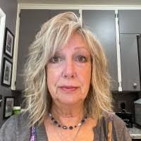 Cindy Sievers's Instagram, Twitter & Facebook