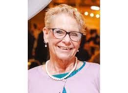 Linda Pietsch's Instagram, Twitter & Facebook