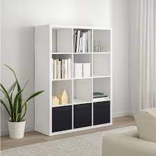 With options that can go on the floor or the walls, the kallax storage furniture series has a lot to offer you. Ikea Kallax Hack 22 Manieres Originales D Utiliser Cette Etagere