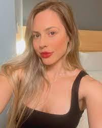 Emilia Schroeder's Instagram, Twitter & Facebook