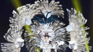 She showcased the philippine eagle in a very extravagant silver costume with intricate details. Berikut Ini 12 National Costume Miss Universe Paling Memukau Dari Berbagai Negara Tribun Kaltim