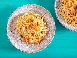 Sicilian Style Spaghetti Alla Carrettiera Fresh Tomato And Garlic Sauce Recipe Recipe Serious Eats Garlic Sauce Recipe Pasta Dishes