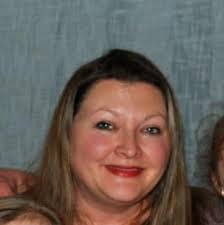 Rena Hart's Instagram, Twitter & Facebook