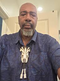 Thank you Jesus Vega for my gas mask bolo just need a longer cord.