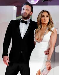 Wireimage) lopez stunned in a plunging white gown for affleck's big night. Sn3pvhy6da4wpm