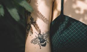 If you want your new tattoo to heal properly and not get infected, it's important that you keep it clean you can apply this before getting a tattoo, so the process won't be as painful. Tattoo Healing Skin Factory Tattoo Piercing Shops