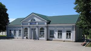 Також укрзалізниця додає вагони до поїзда 769 … Fajl Vokzal Stanciyi Bahmach Kiyivskij Jpg Vikipediya