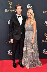 All The Looks At The 2016 Emmy Awards Tapete Vermelho Vestidos Vermelho