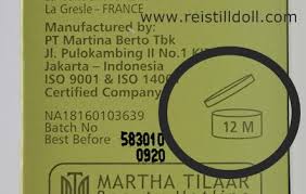 Hai girls,ada yang udah pernah ngerasain timbul maskne ga selama masa pandemi ini? Rabucantik Cara Membaca Masa Expired Produk Skincare Dan Makeup Vina Jihan Fahera