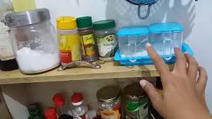 Menata dapur kecil sederhana agar tetap rapi dan cantik dapat disiasati dengan cara memanfaatkan area dinding dan counter top sebagai tempat penyimpanan tambahan. Cara Menyiasati Dapur Sempit Kontrakan Kecil Youtube