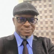 Never Betray A Loyal Wife....Na God de purnish 2face soo. Zero Pity for the  failed Legend !