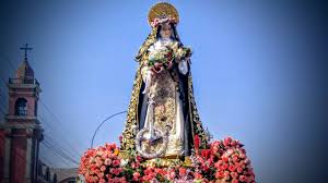 Entre los múltiples milagros que se le atribuyen destacan nació en lima en 1586, y aunque fue bautizada con el nombre de isabel, su madre la empezó a llamar rosa, porque conforme fue creciendo su rostro se. Procesion De Santa Rosa De Lima 30 08 2019 Youtube