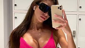 Fitness model wins the internet after posing semi-naked in public  bathroom - Daily Star