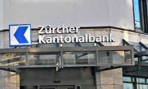 Aus der schublade des schreibtisches holt sich robert eine büroklammer, mit der er aus. Die Zurcher Kantonalbank Ist Noch Sicherer