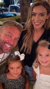 Melissa Earp's Instagram, Twitter & Facebook